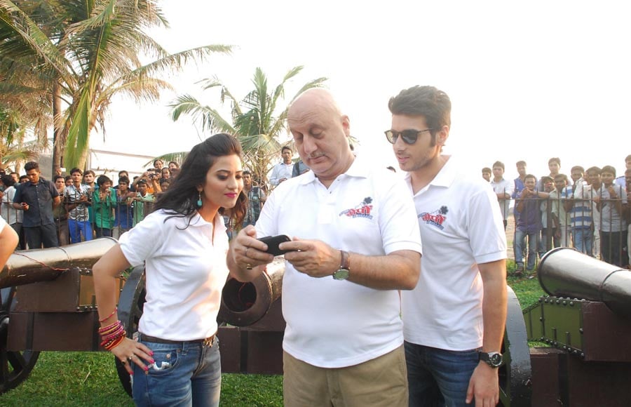 Aditi Sharma, Anupam Kher and Divyendu Sharma