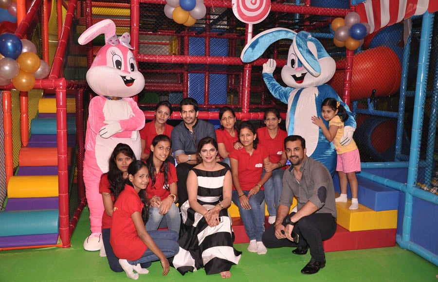 Sohanna Sinha, Devankit Kochar and Amit Tandon with staff