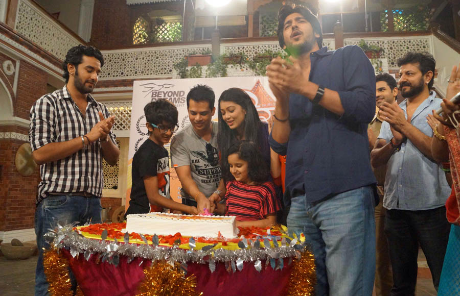 Cake cutting: Veera completes two years