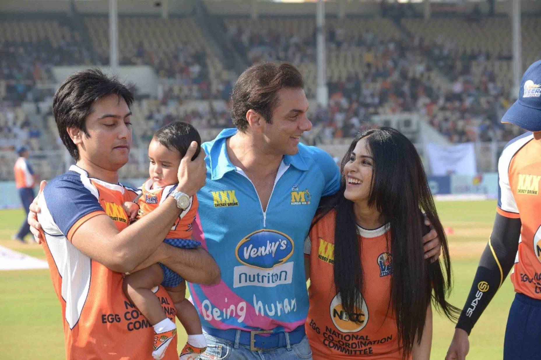 Deshmukh family with Sohail Khan 