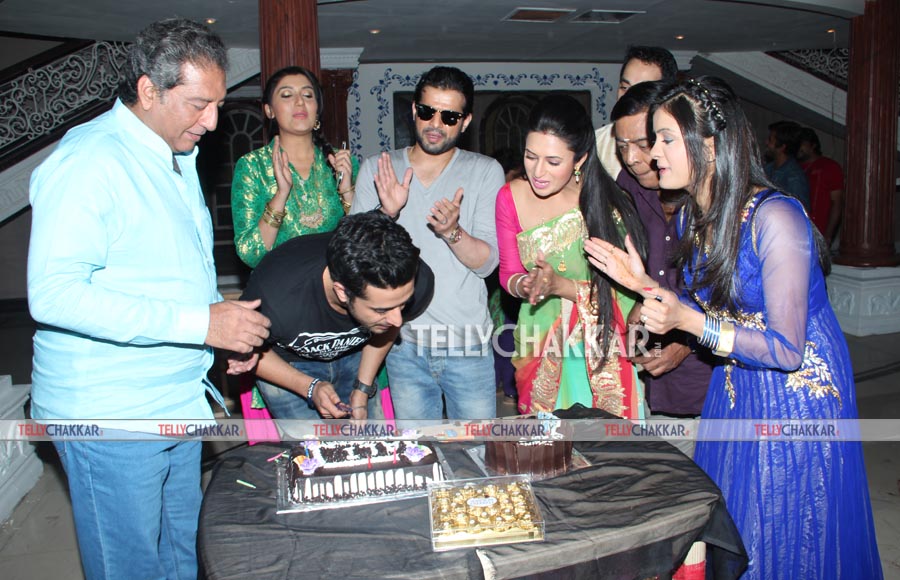 Aly Goni's birthday celebration on the sets of 'Yeh Hai Mohabbatein'