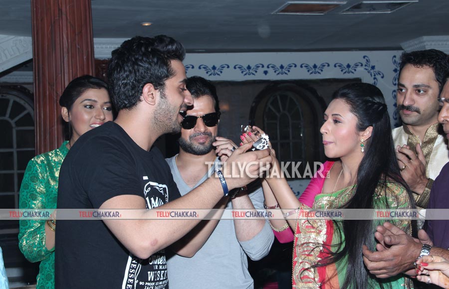 Aly Goni's birthday celebration on the sets of 'Yeh Hai Mohabbatein'