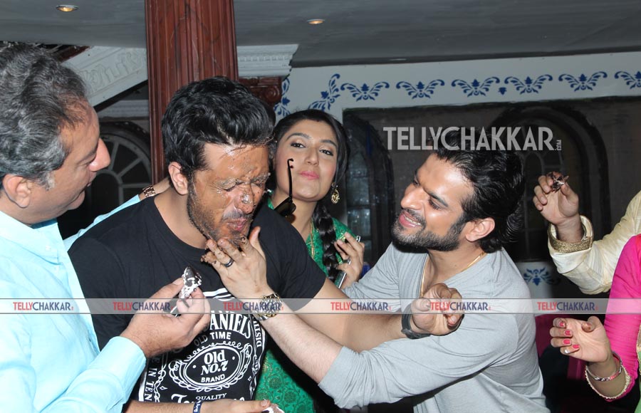 Aly Goni's birthday celebration on the sets of 'Yeh Hai Mohabbatein'