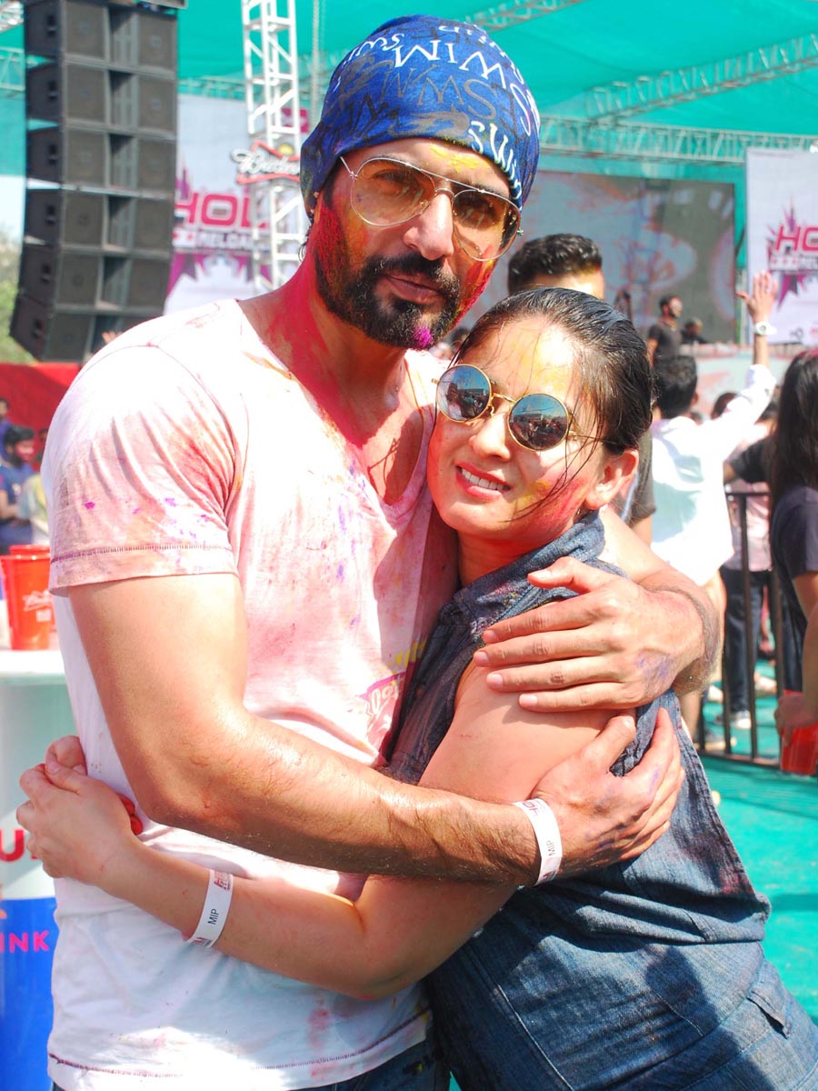 Jay Bhanushali with wife Mahii Vij 