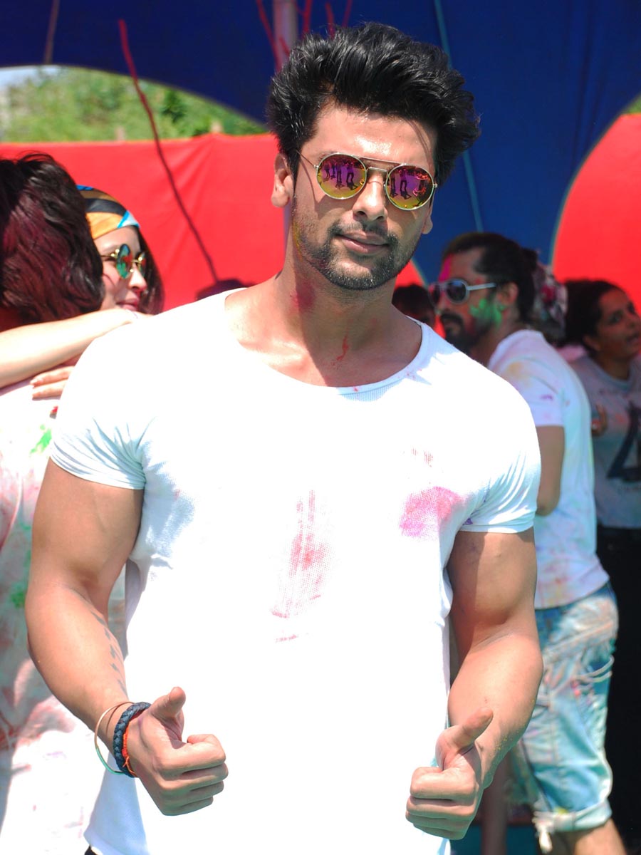  Kushal Tandon