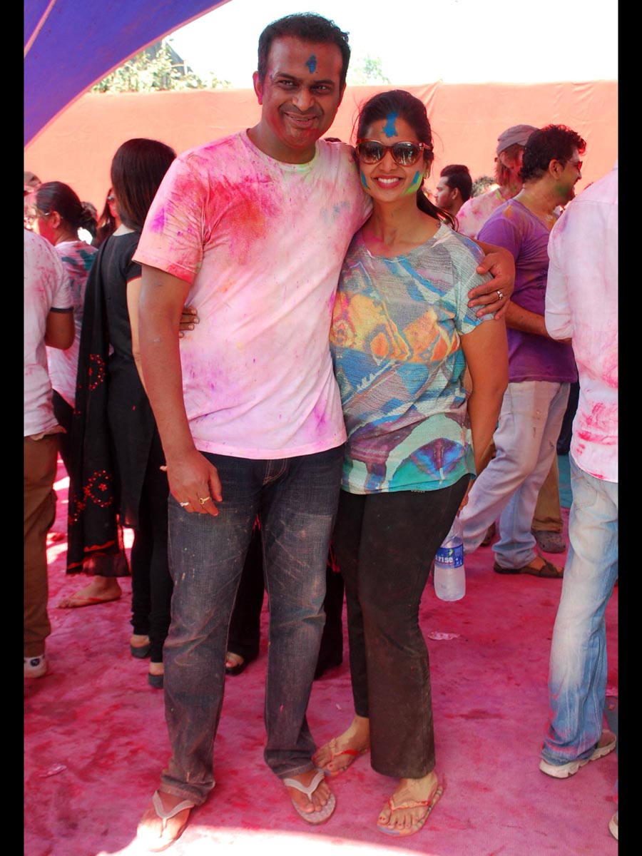  Siddharth Kannan with wife Neha Agarwal