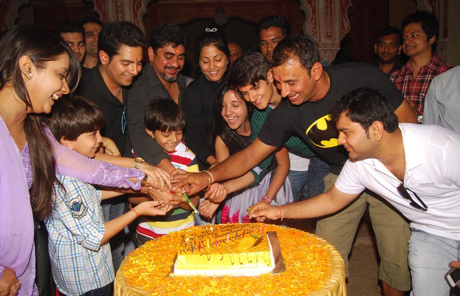 Celebration on the sets of Yeh Rishta Kya Kehlata Hai