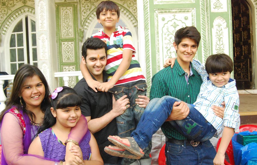 Celebration on the sets of Yeh Rishta Kya Kehlata Hai