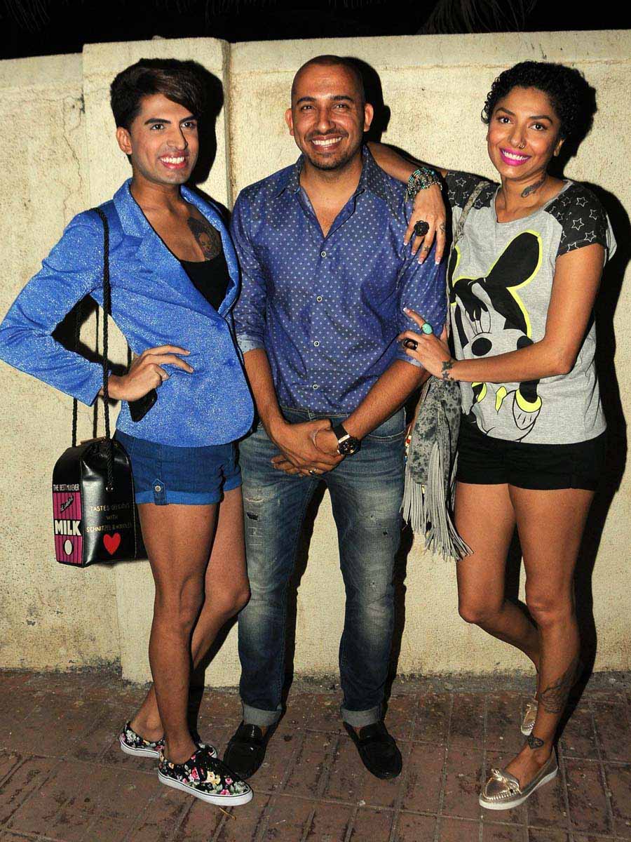 Sushant Divgiker, Ali Quli Mirza and Diandra Soares