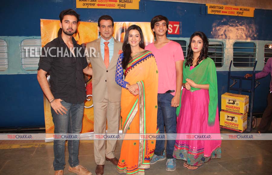 Cast of Itna Karo Na Mujhe Pyar 