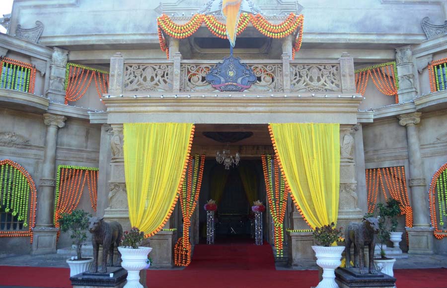 On the sets of Zee TV's Ek Tha Raja Ek Thi Rani