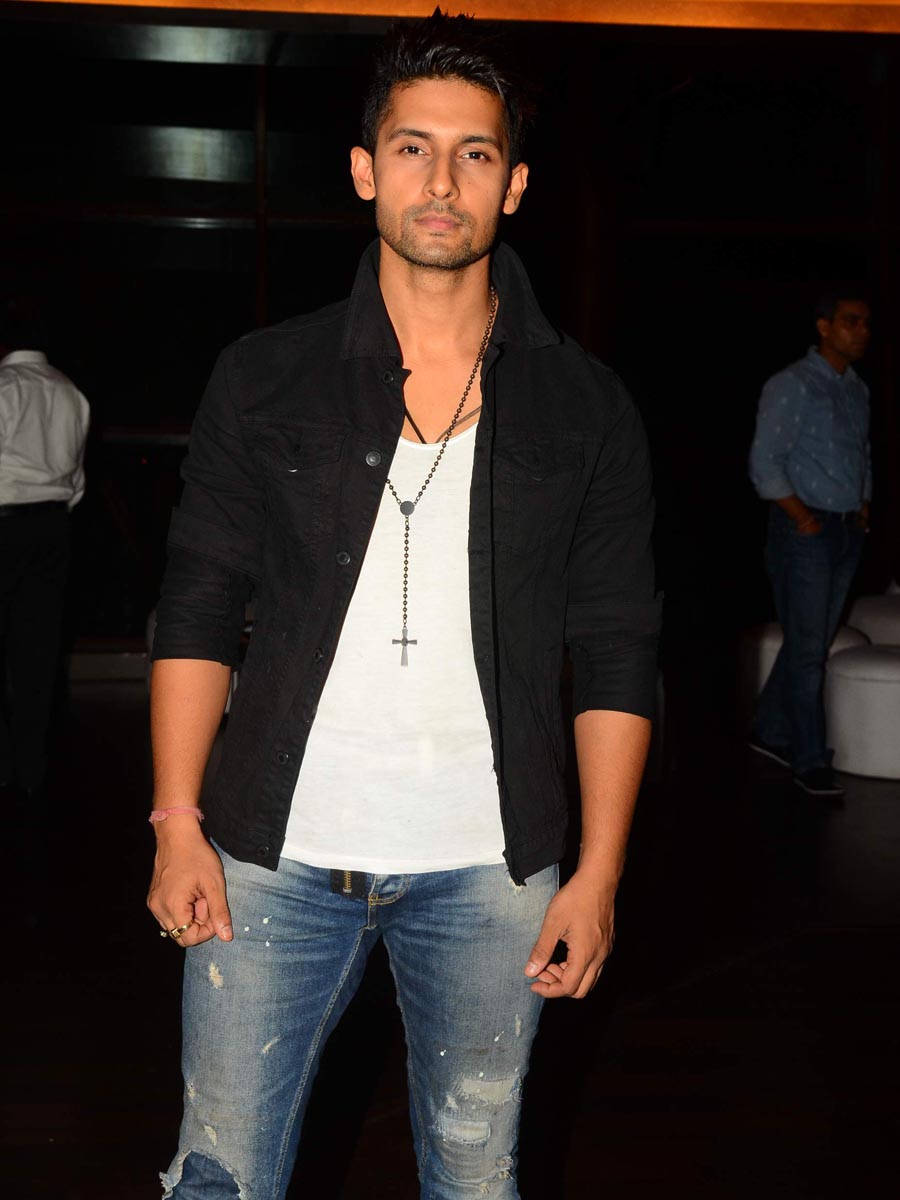  Ravi Dubey