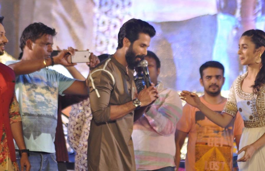 Shahid-Alia promote Shaandaar at garba event