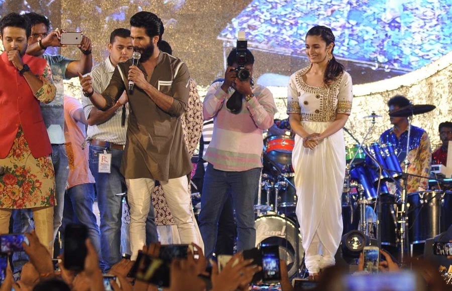 Shahid-Alia promote Shaandaar at garba event