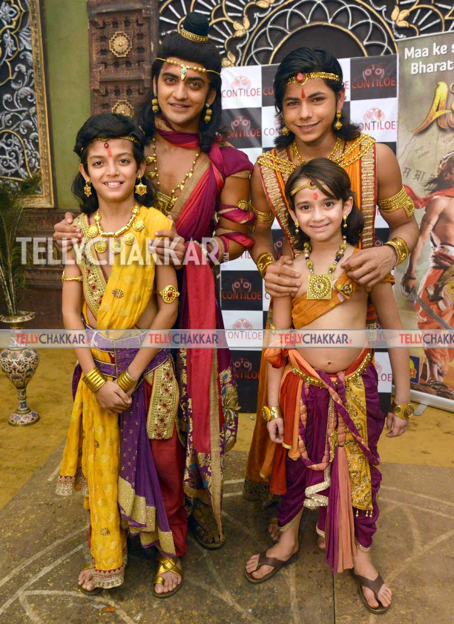 On the sets of Chakravartin Ashoka Samrat