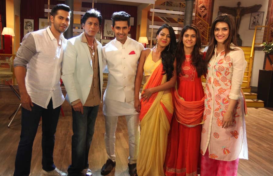 Shah Rukh Khan, Kajol, Varun Dhawan and Kriti Sanon with Ravi Dubey and Nia Sharma of Zee TV