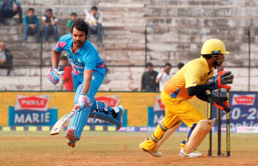 Shabbir Ahluwalia is a pro cricketer