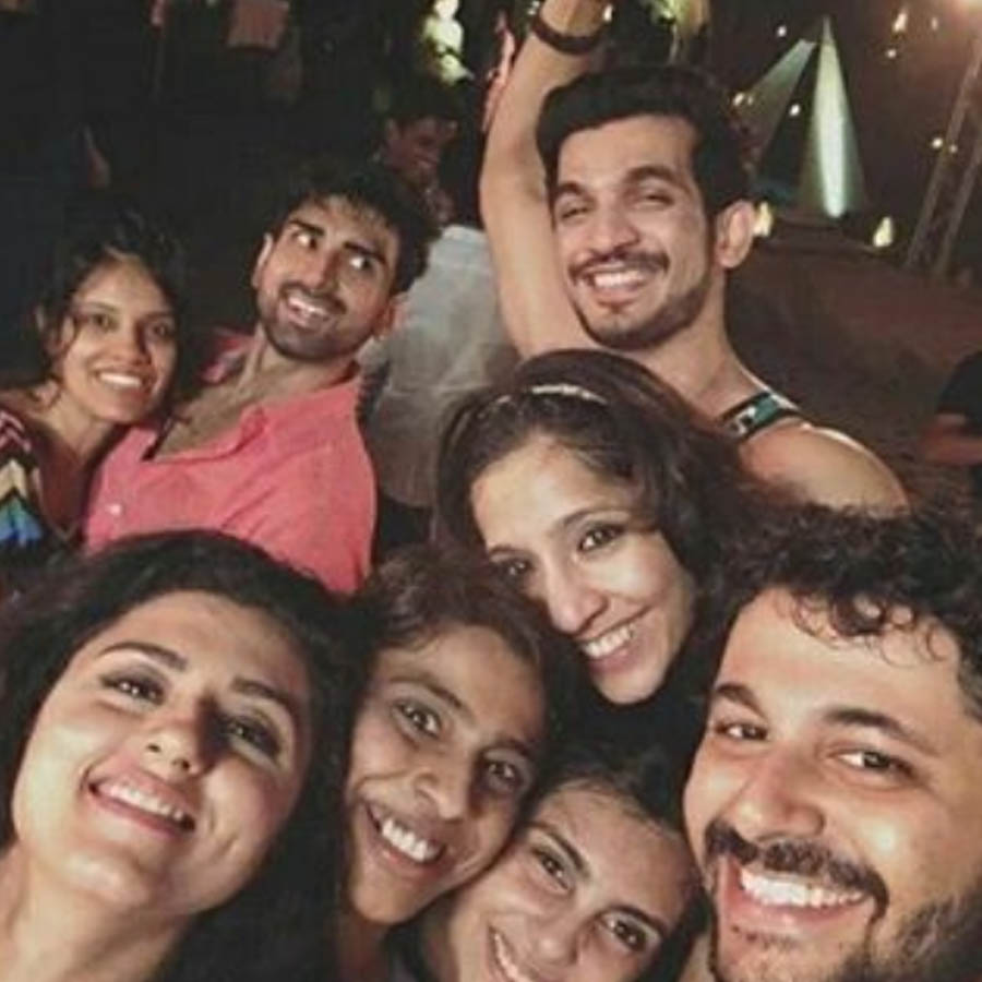 #MonayaWedding: Sanaya-Mohit's Happening Sundown Party