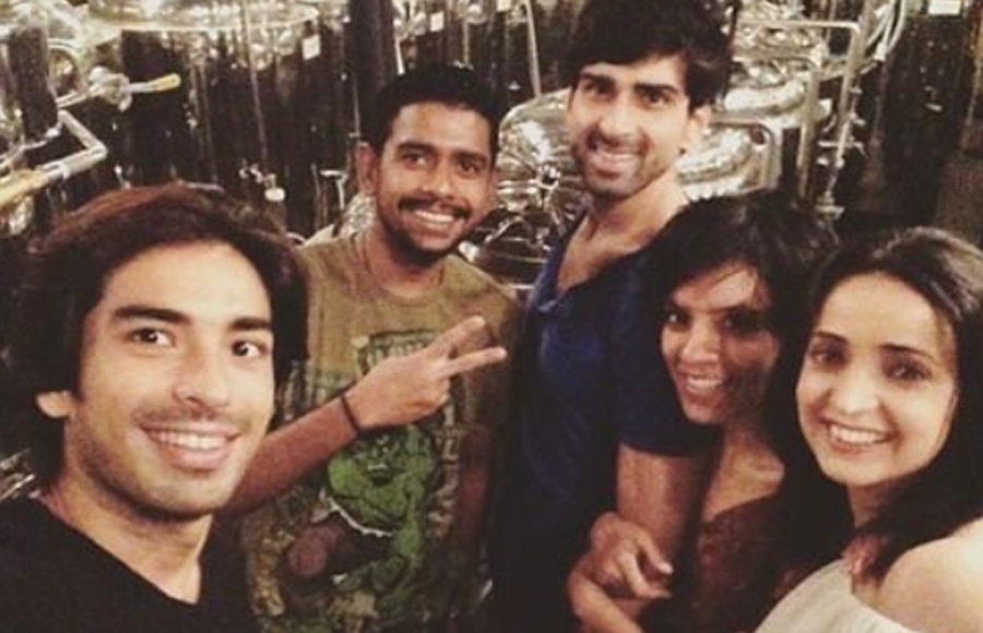 #MonayaWedding: Sanaya-Mohit's Happening Sundown Party