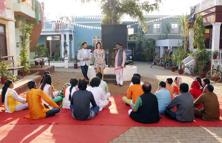 Vir Das, Sunny Leone and Rajendra Gupta