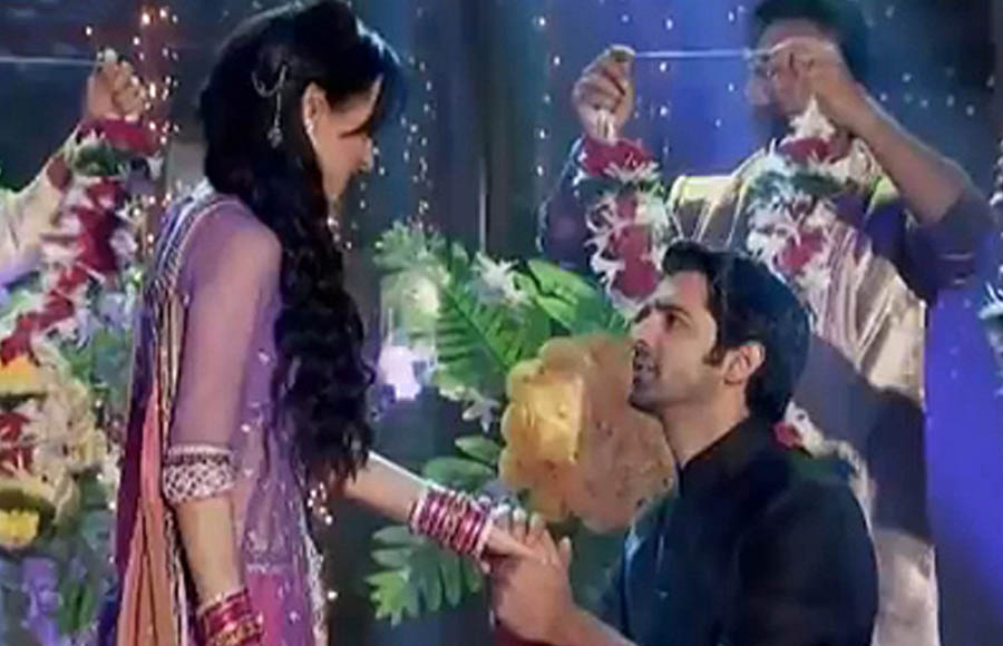 Sanaya Irani and Barun Sobti (Iss Pyaar Ko Kya Naam Doon)