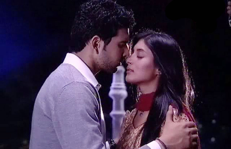 Karan Kundra and Kritika Kamra (Kitani Mohabbat Hai)