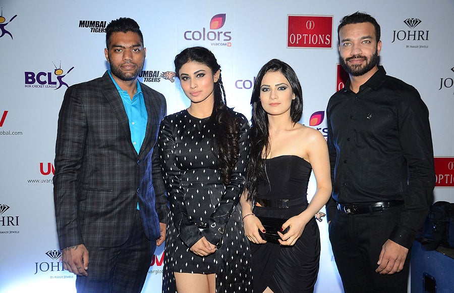 Nikul Bangari, Owner Mumbai Tigers, Mouni-Roy, Radhika Madan and Vikaas-Jain, Co-owner Mumbai Tigers