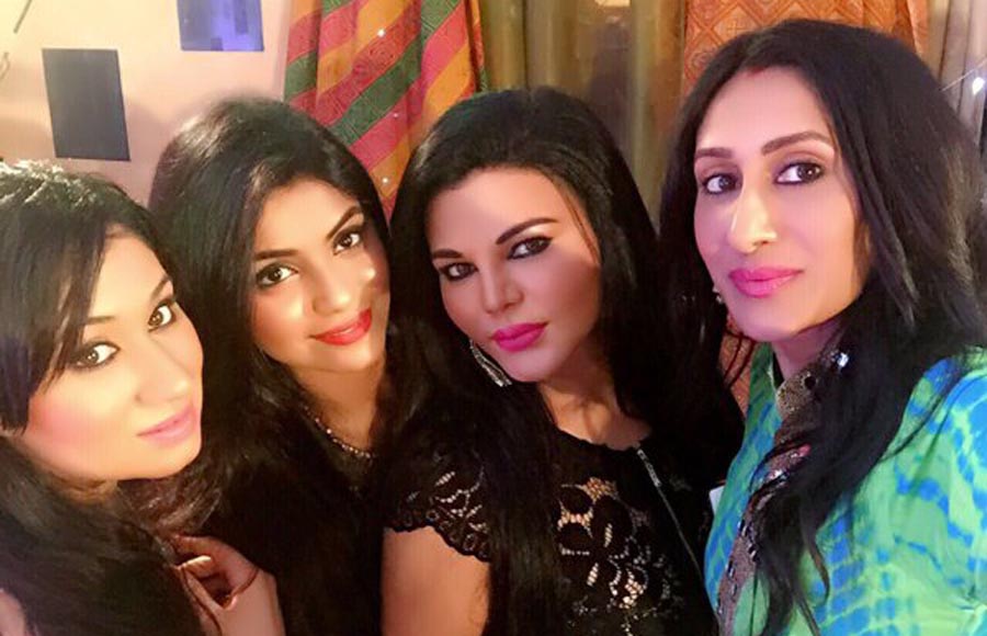 'Selfie' moments at the Tellychakkar.com bash