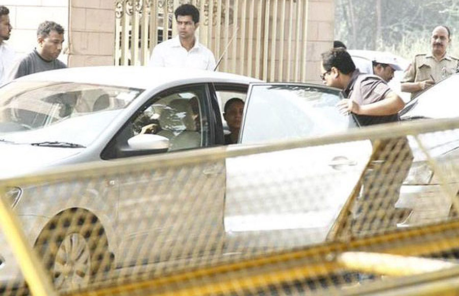 Shah Rukh Khan attends father-in-law's funeral in Delhi