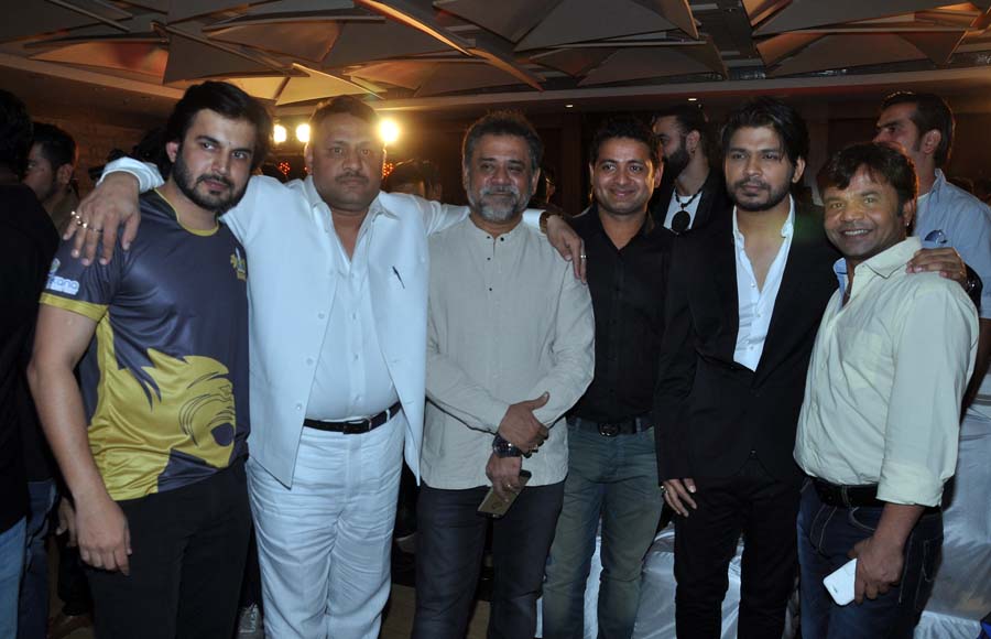 Ajay Chaudhry, Nitin Mishra, Anees Baazmee, Piyush Chawla, Ankit Tiwari and Rajpal Yadav