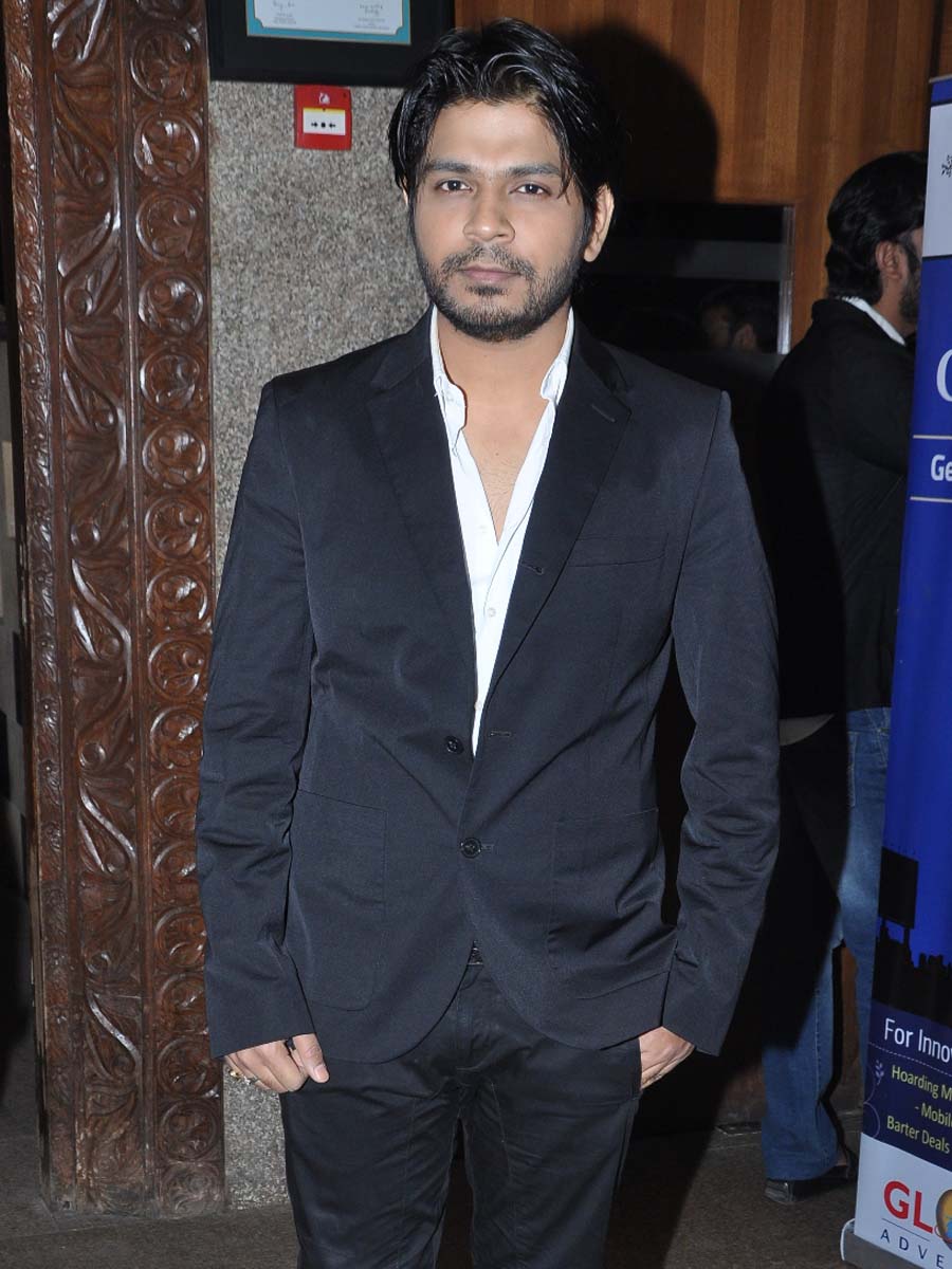  Ankit Tiwari