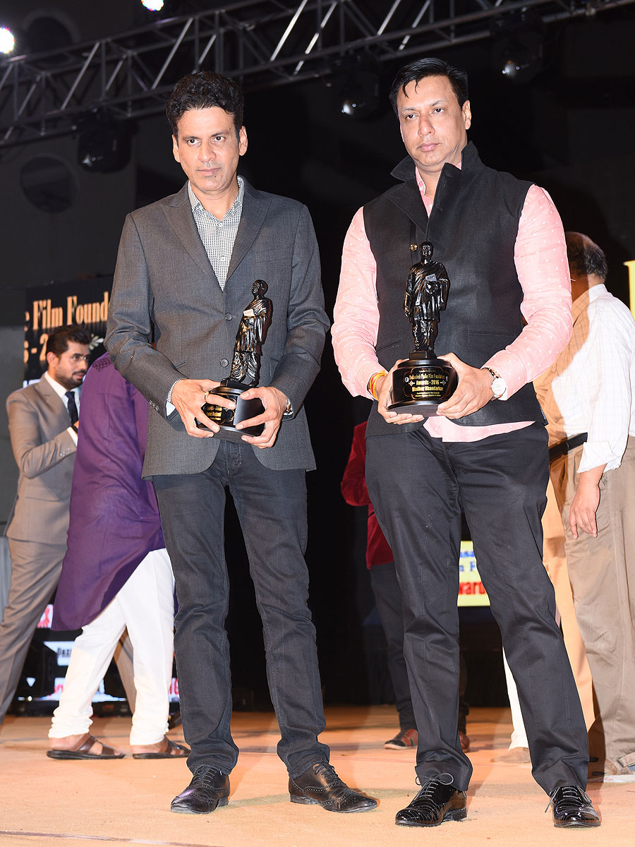 Manoj Bajpai with Madhur Bhandarkar 