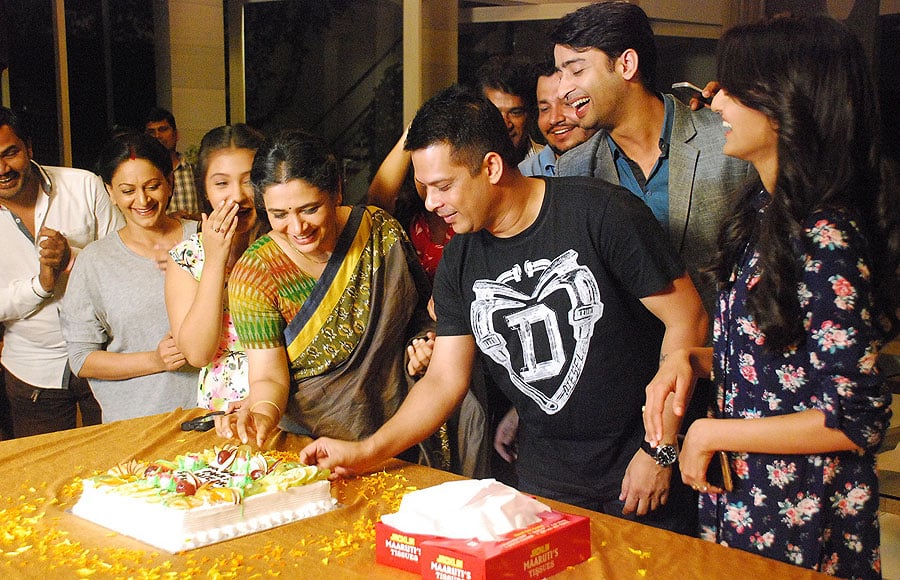 Producer Yash Patnaik, Supriya Pilgaonkar, Shaheer Sheikh and Erica Fernandes