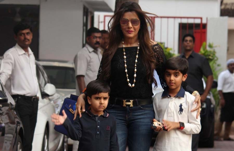 Kaykasshan Patel along with her children 