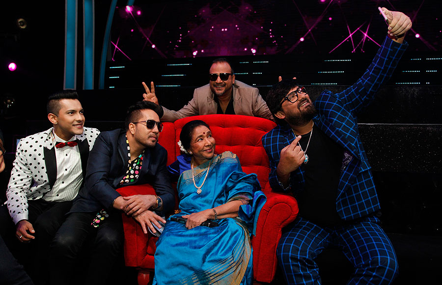 Aditya Narayan, Pritam, Mika Singh, Sajid Ali, Asha Bhosle and Wajid Khan