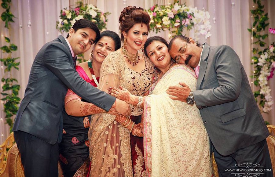 Divyanka Tripathi with her family