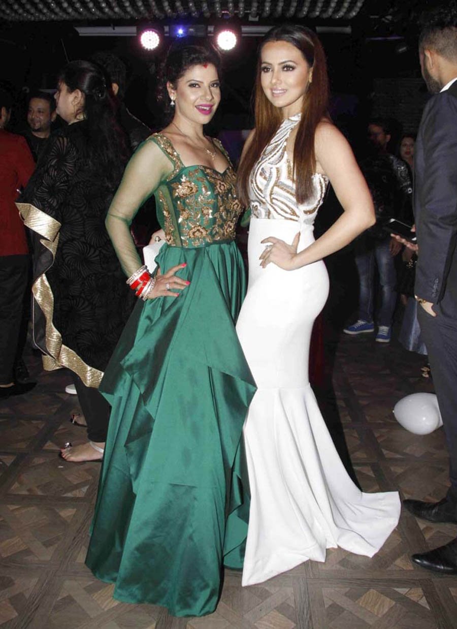 Sambhavna and Sana Khan