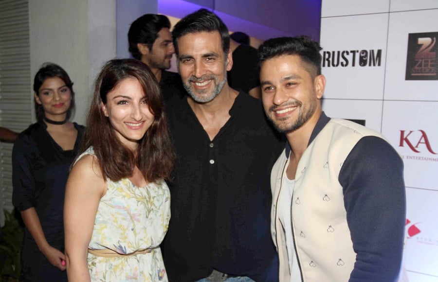 Akshay Kumar with Soha Ali Khan and Kunal Khemu