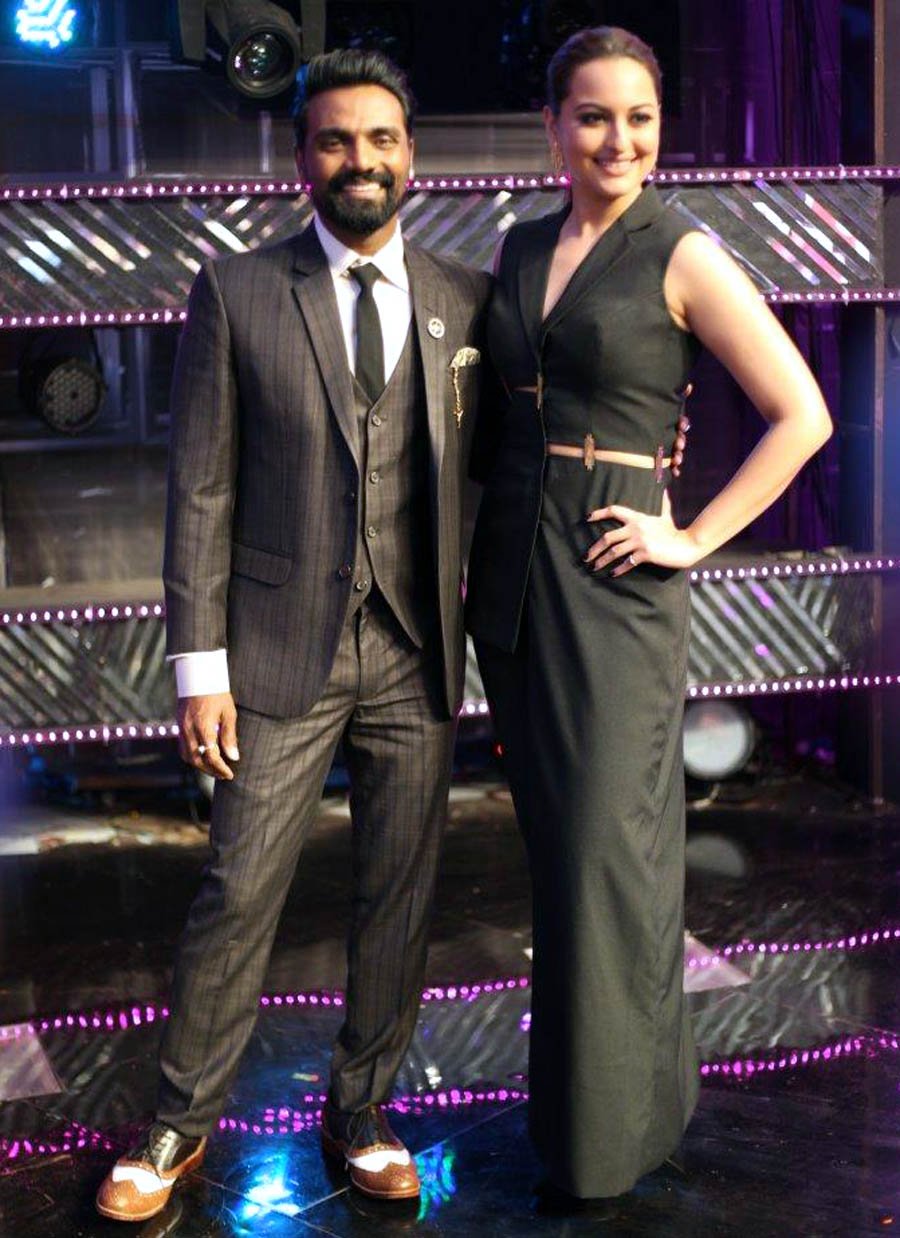 Sonakshi Sinha with super judge Remo D'souza 