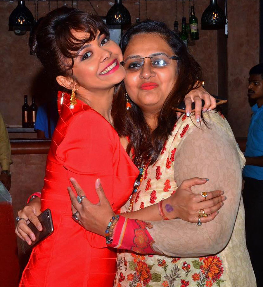 Devoleena's star studded birthday bash!