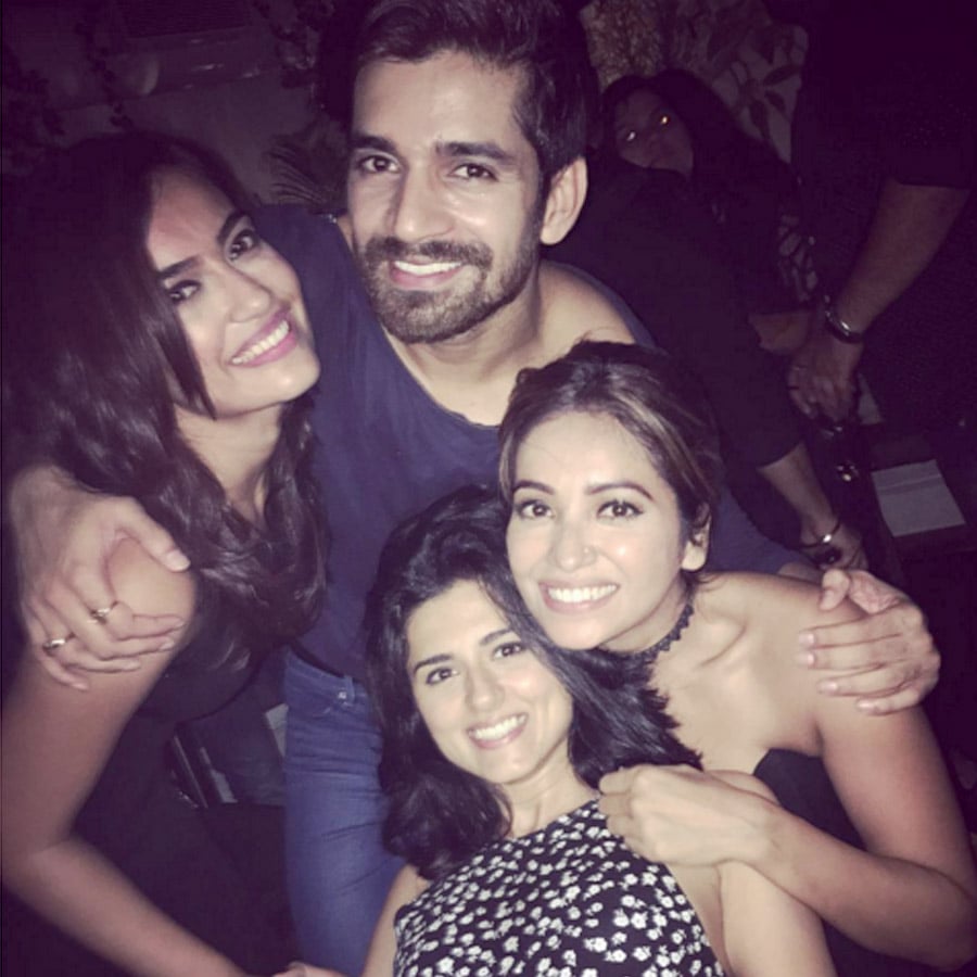 Asha Negi's ROCKING birthday party!