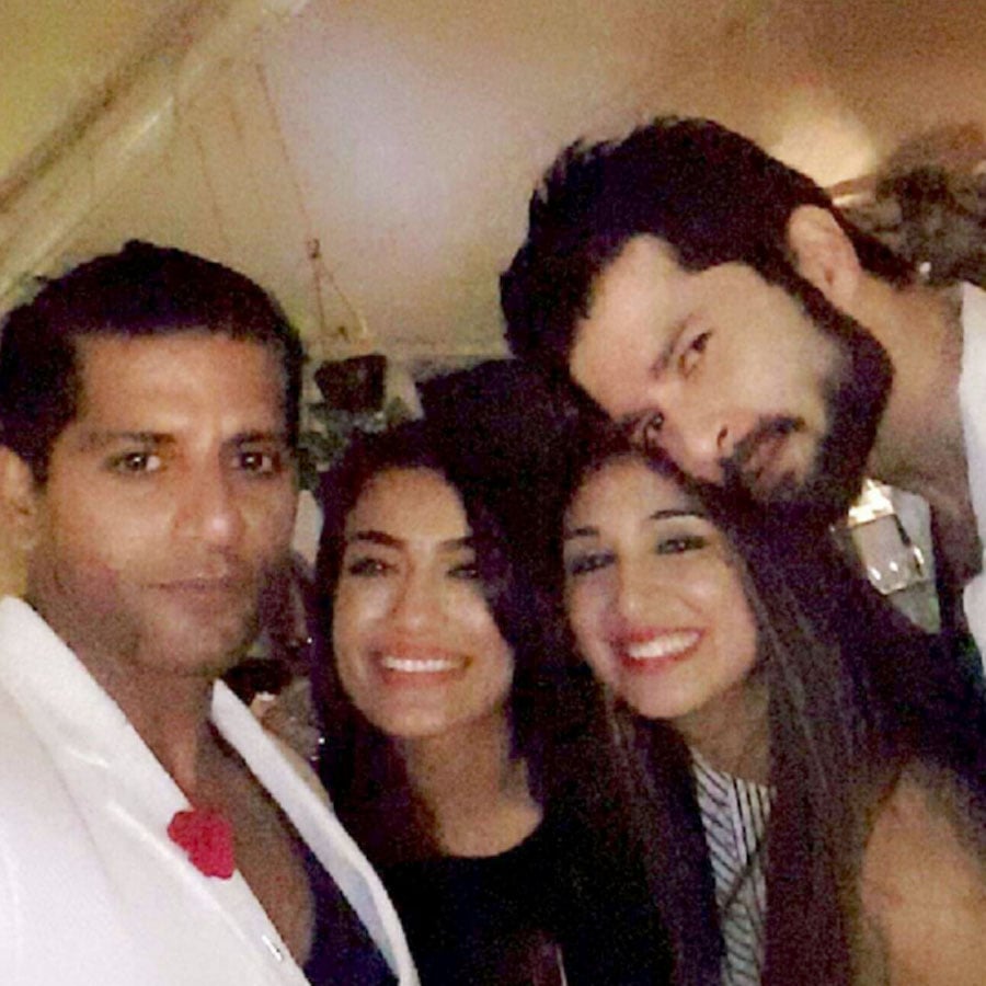 Asha Negi's ROCKING birthday party!