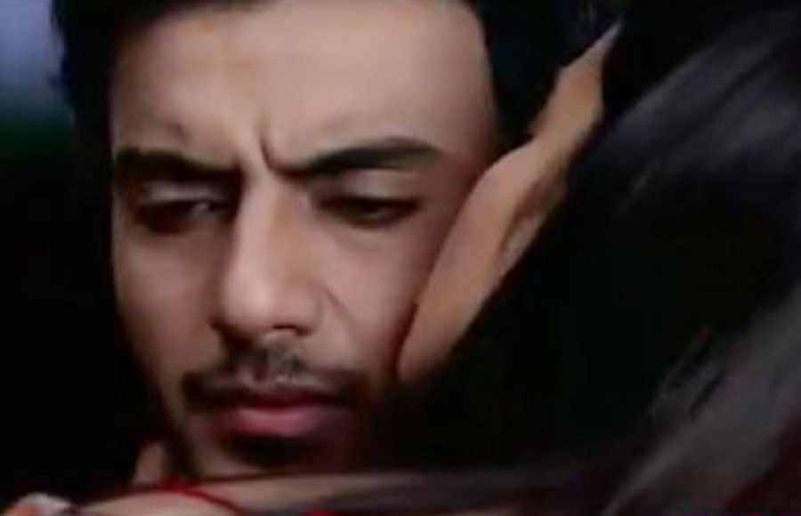 Atharv-Vividha get STEAMY!