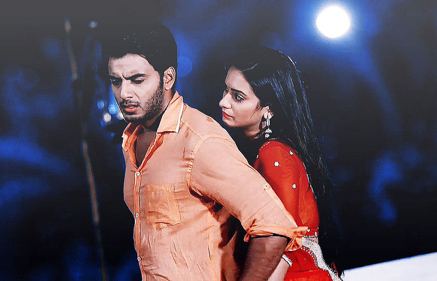 Atharv-Vividha get STEAMY!