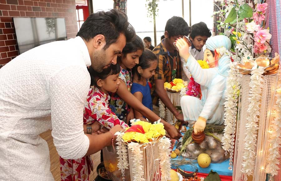 Rithvik's Ganpati Visarjan Celebrations with Super Dancer Kids