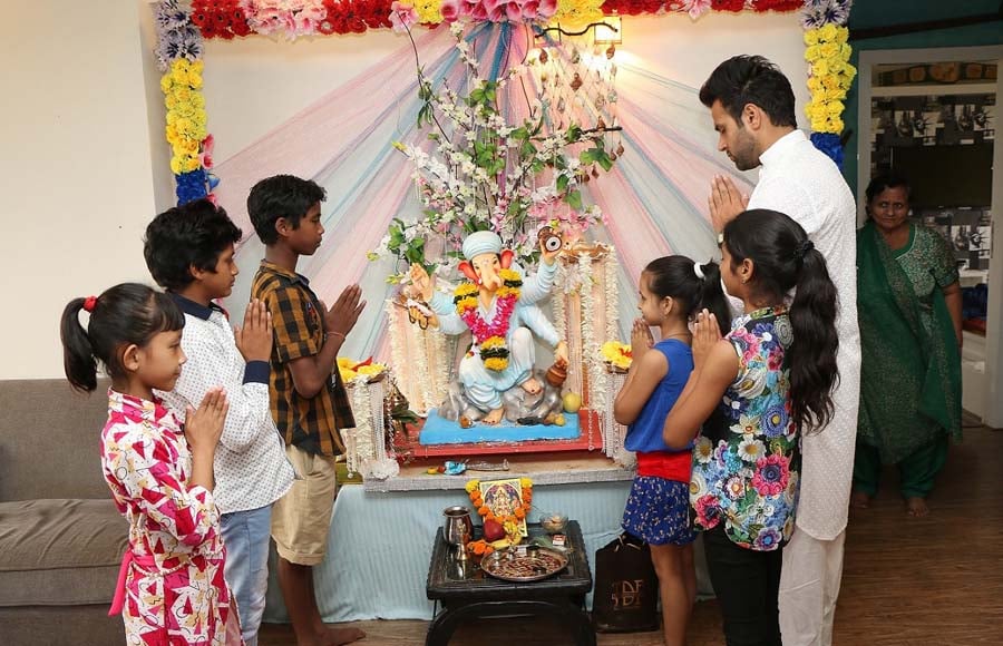 Rithvik's Ganpati Visarjan Celebrations with Super Dancer Kids