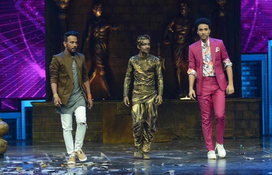 Dharmesh, Raghav Juyal and contestant Piyush Bhagat 
