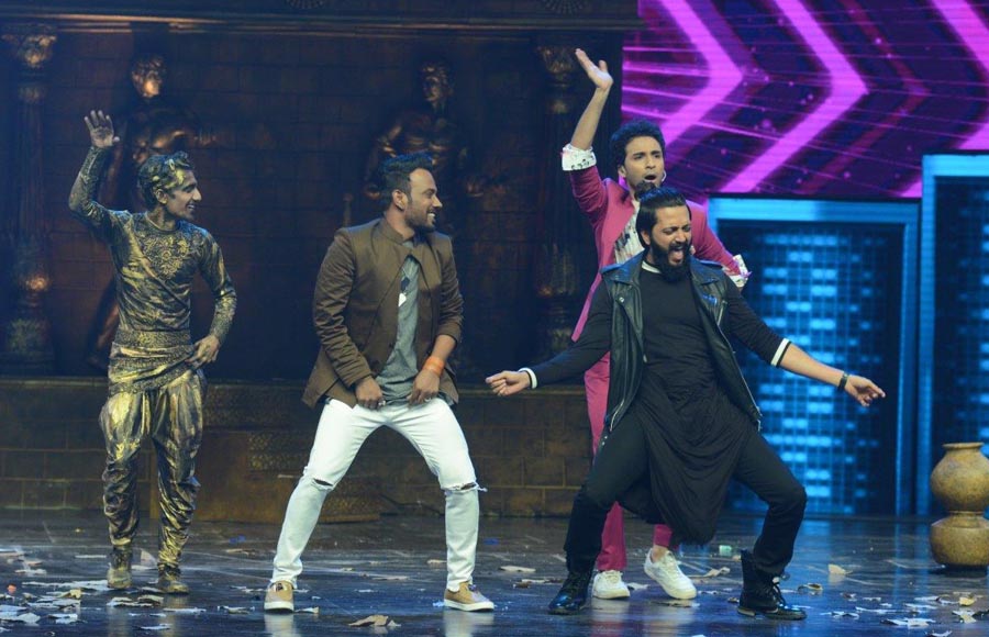 Ritesh Deshmukh, Raghav Juyal and Dharmesh