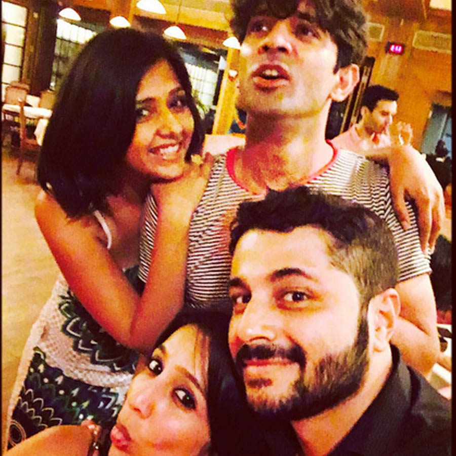 Sanaya Irani's ROCKING birthday bash!