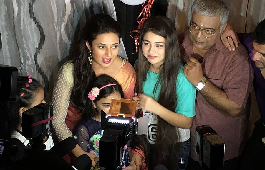 Ruhaanika Dhawan's birthday celebration on YHM sets!